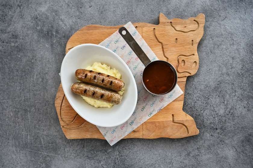 SAUSAGES, MASH POTATOES & GRAVY