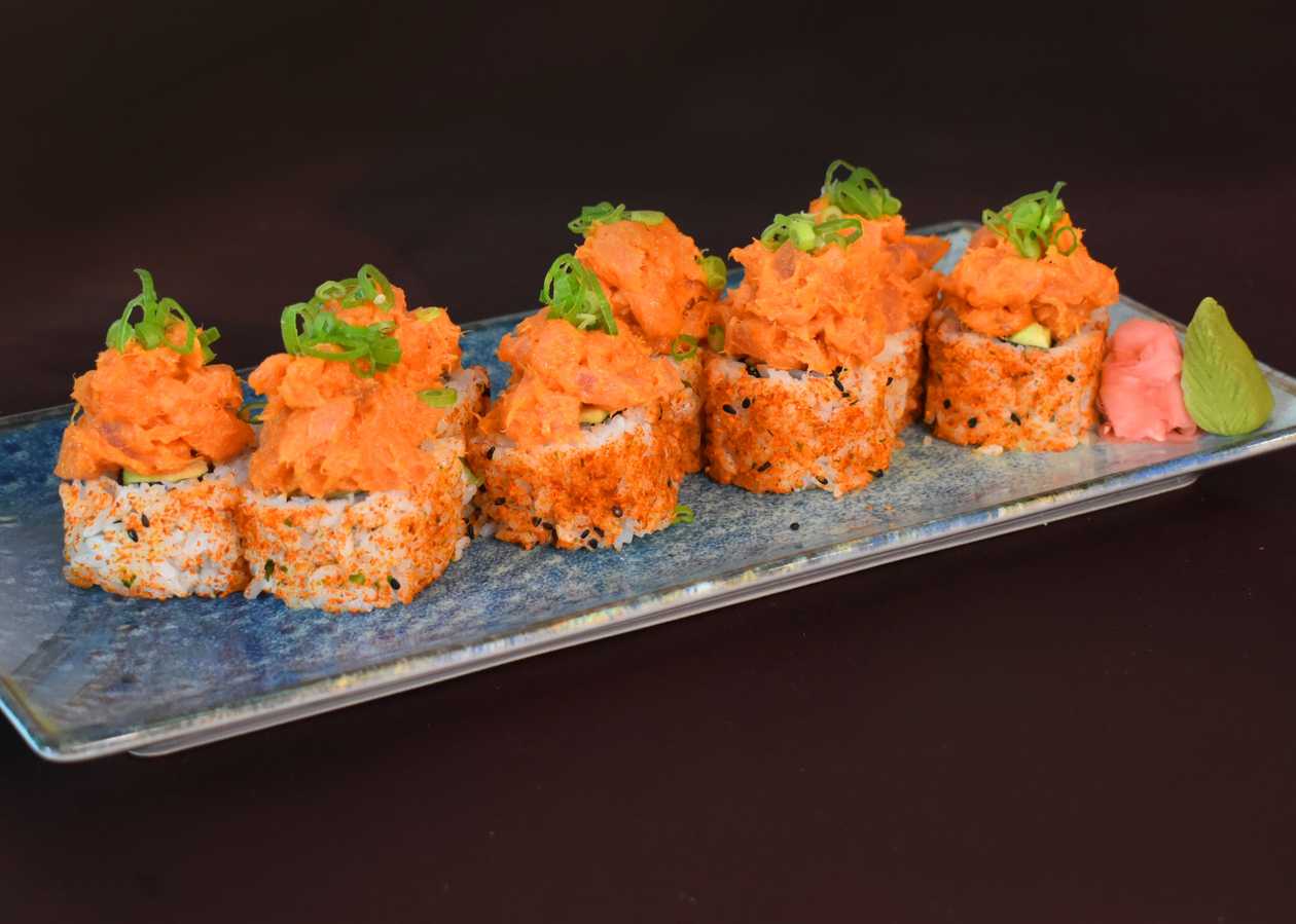 Spicy Salmon Volcano Roll (270g)