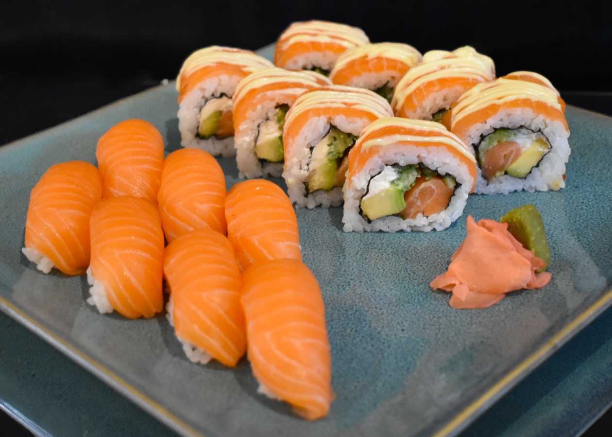Salmon 7 & Roll (496g)