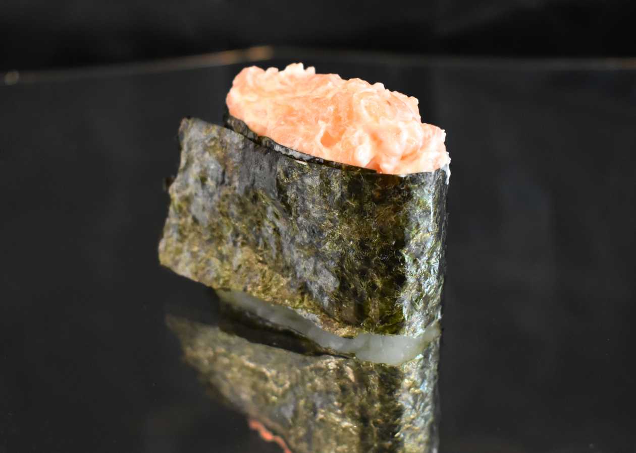 Creamy Salmon Gunkan (30g)