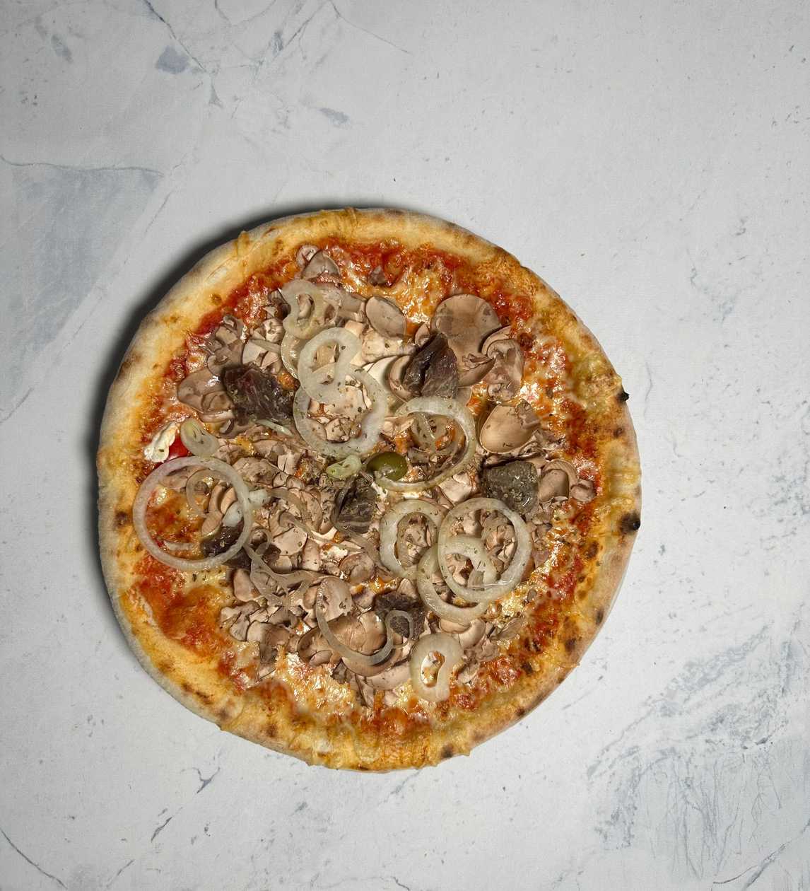 Steak pizza
