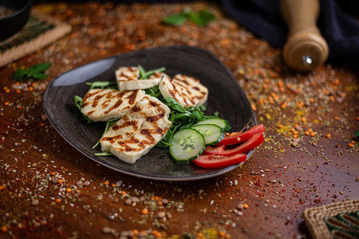 Grilled halloumi cheese