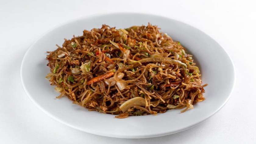 Rice pasta with meat and vegetables
