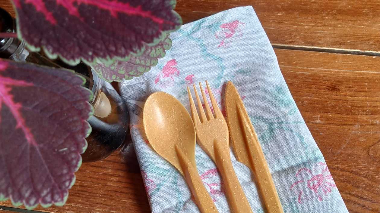 Līdzņemšanas piederumi