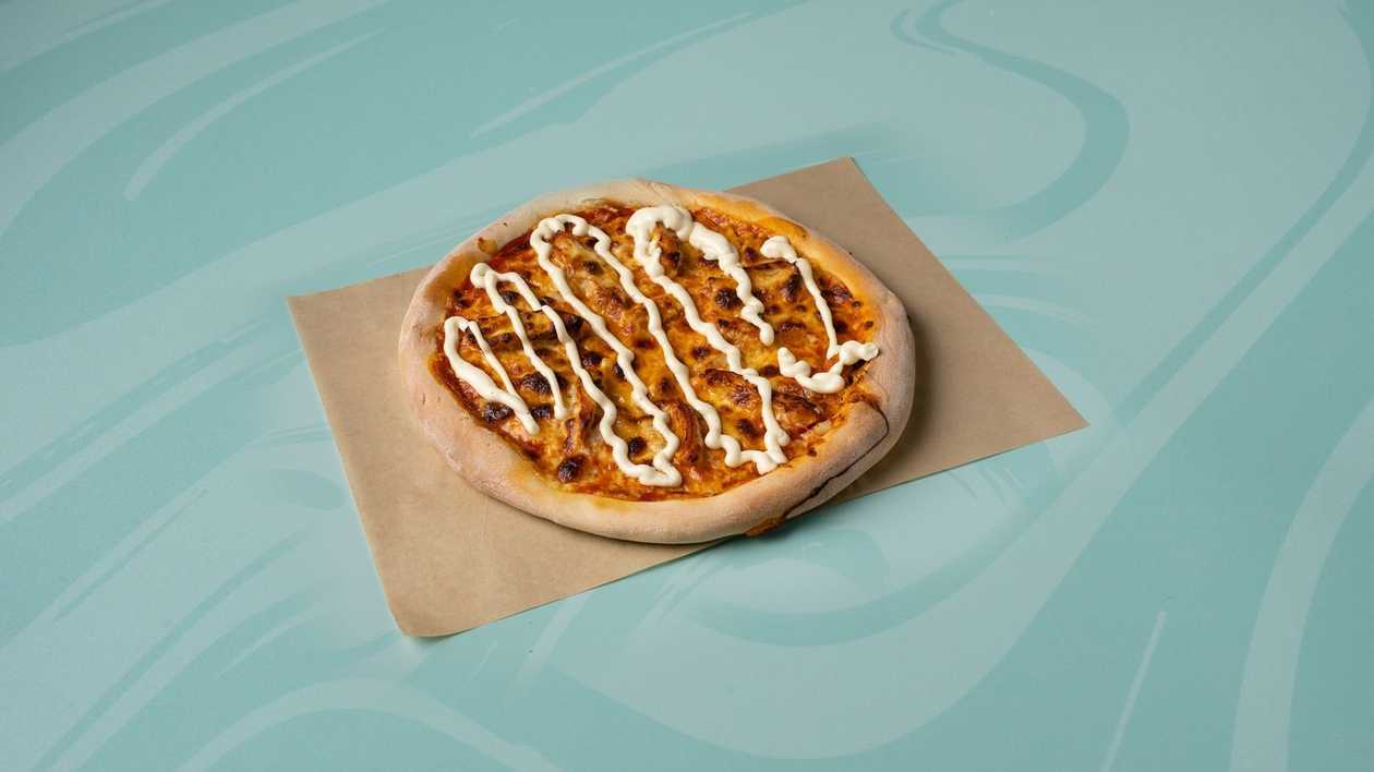 Saladisimo Pizza With Chicken And Garlic