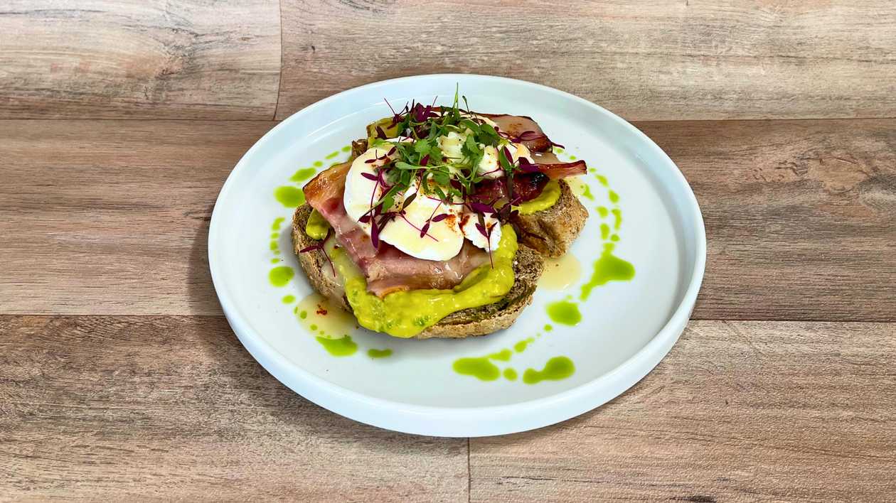 Countrystyle Eggs Με Σολομό