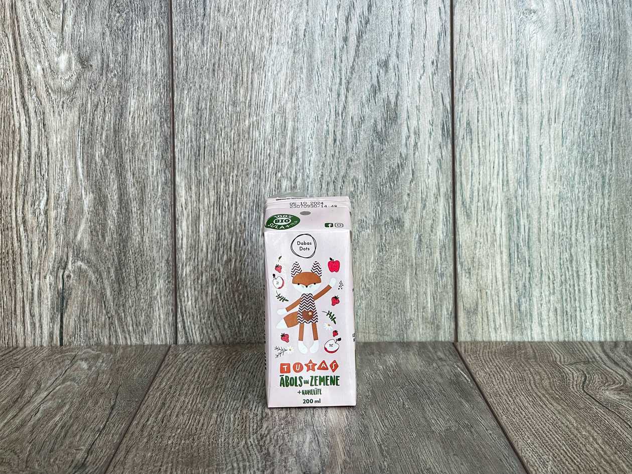 TUTAS ābols un zemeņu sula + kumelīte [ 200 ML ]