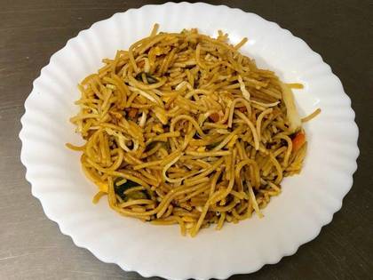 130. Hakka Noodles