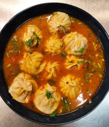 Momo Soup Vegetable / Chicken