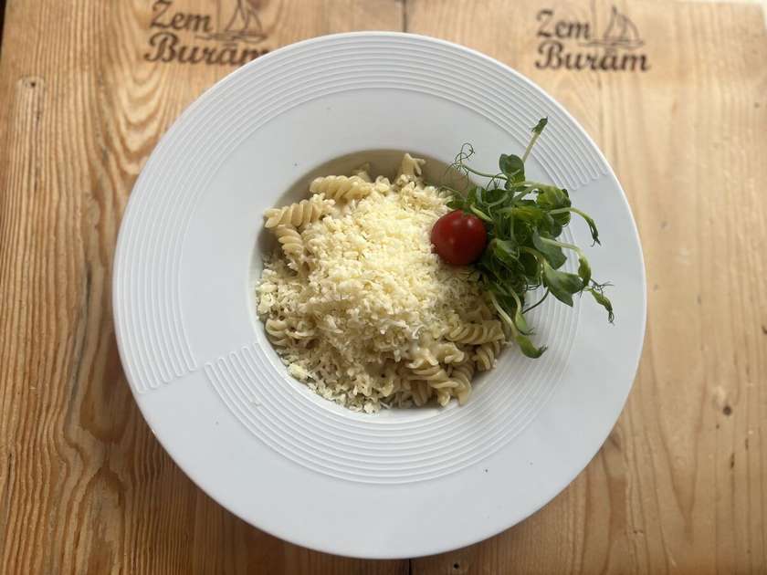 Macaroni with cheese