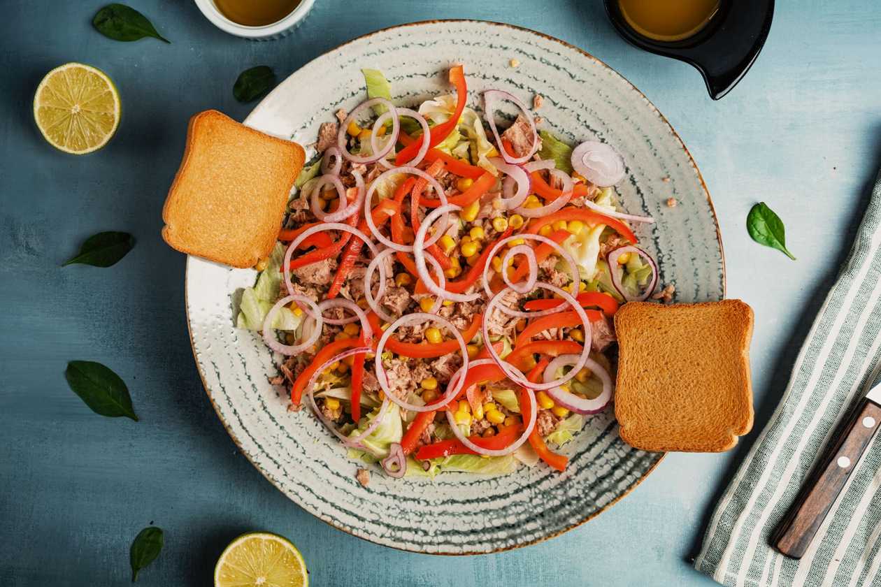 Salată cu ton