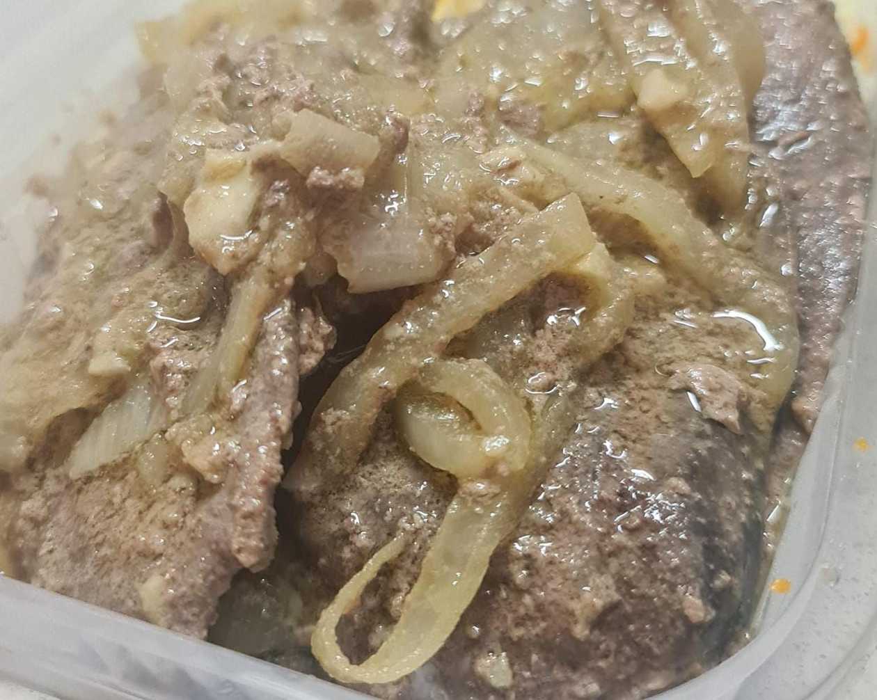 Iscas de porco com batata frita palito
