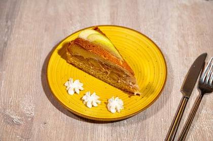 Tort de mere cu cremă de zahăr ars