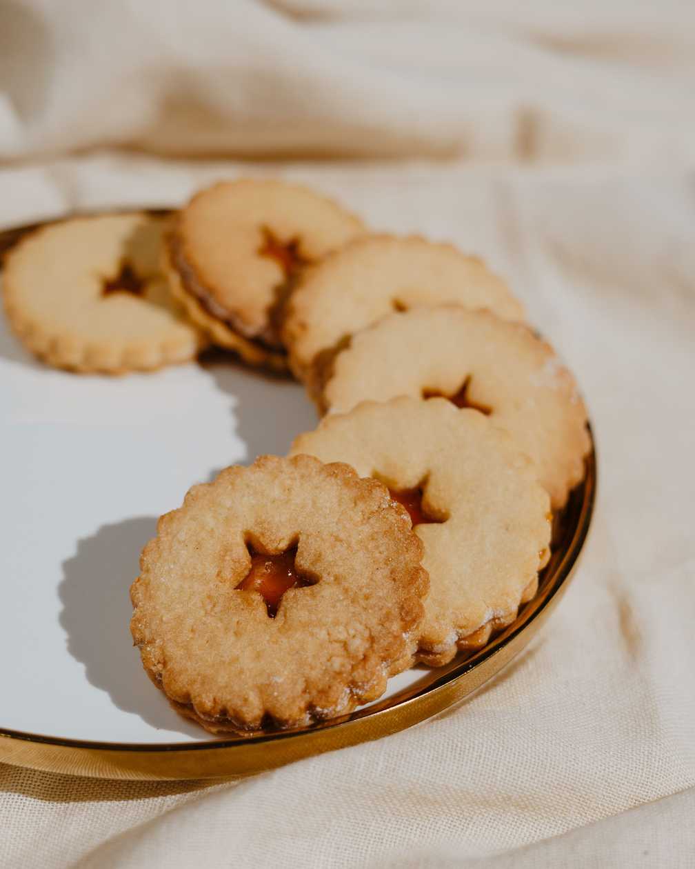 Linzer Cookies