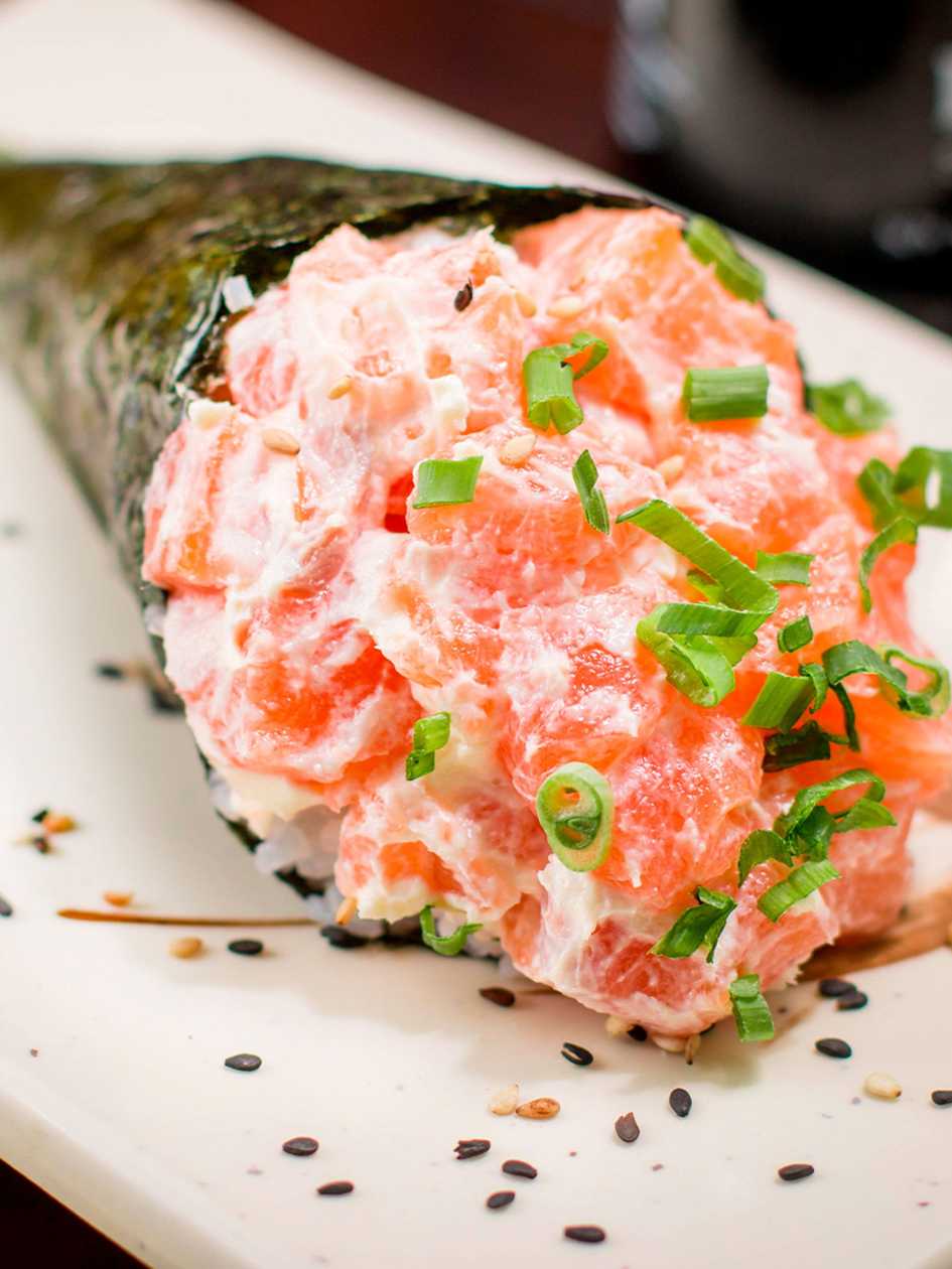 Salmon and Philadelphia Temaki