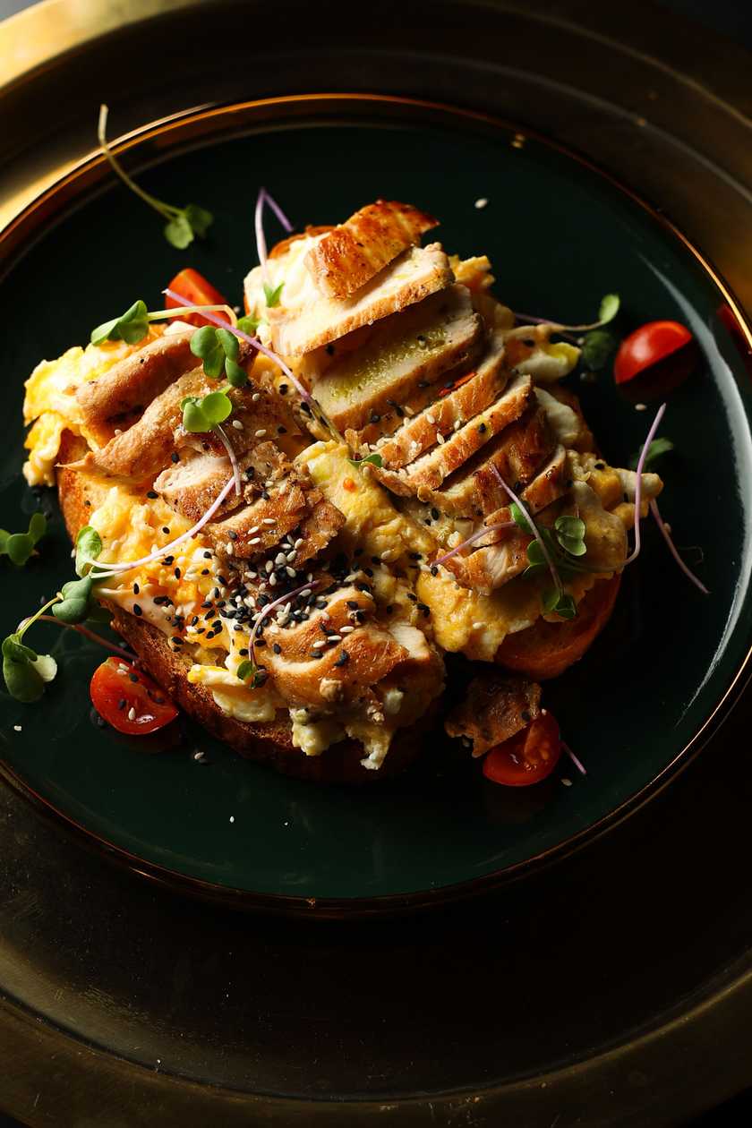 Scramble toast with chicken filet