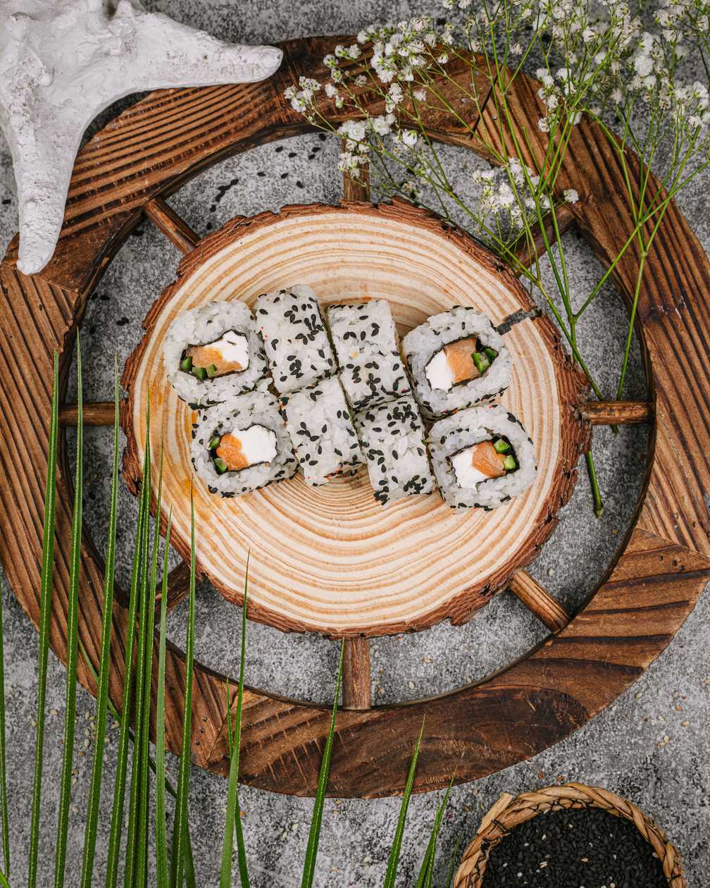 Night Baku Roll