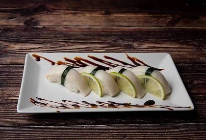 Nigiri de Peixe Branco (4pçs)