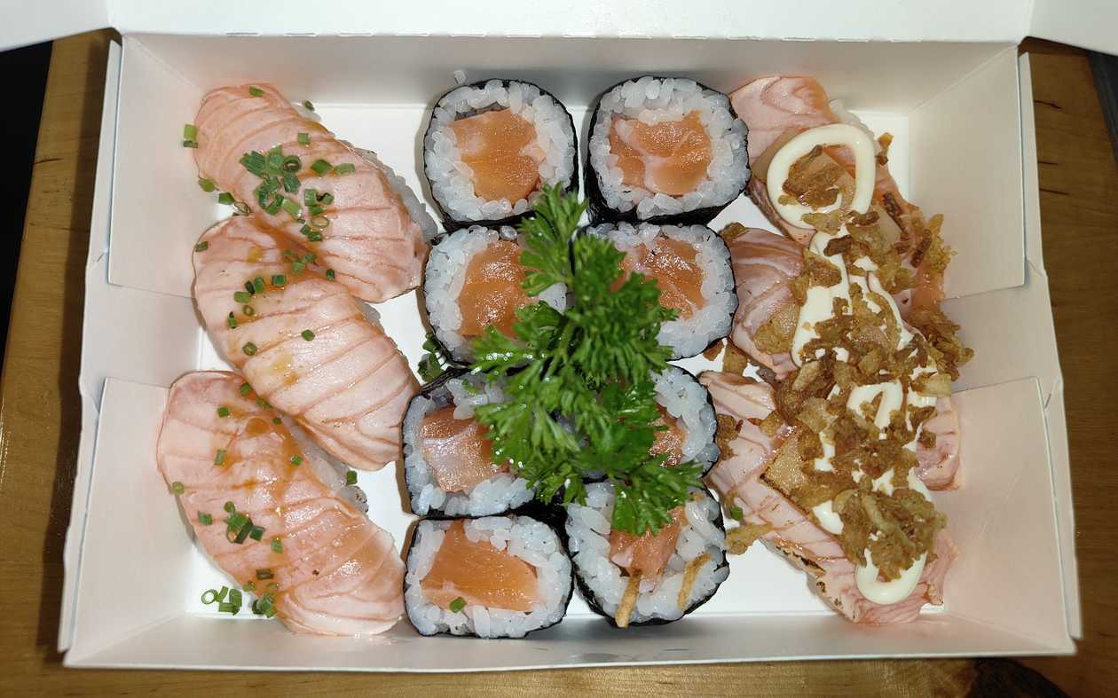 Mixed Sushi (14 Pieces)