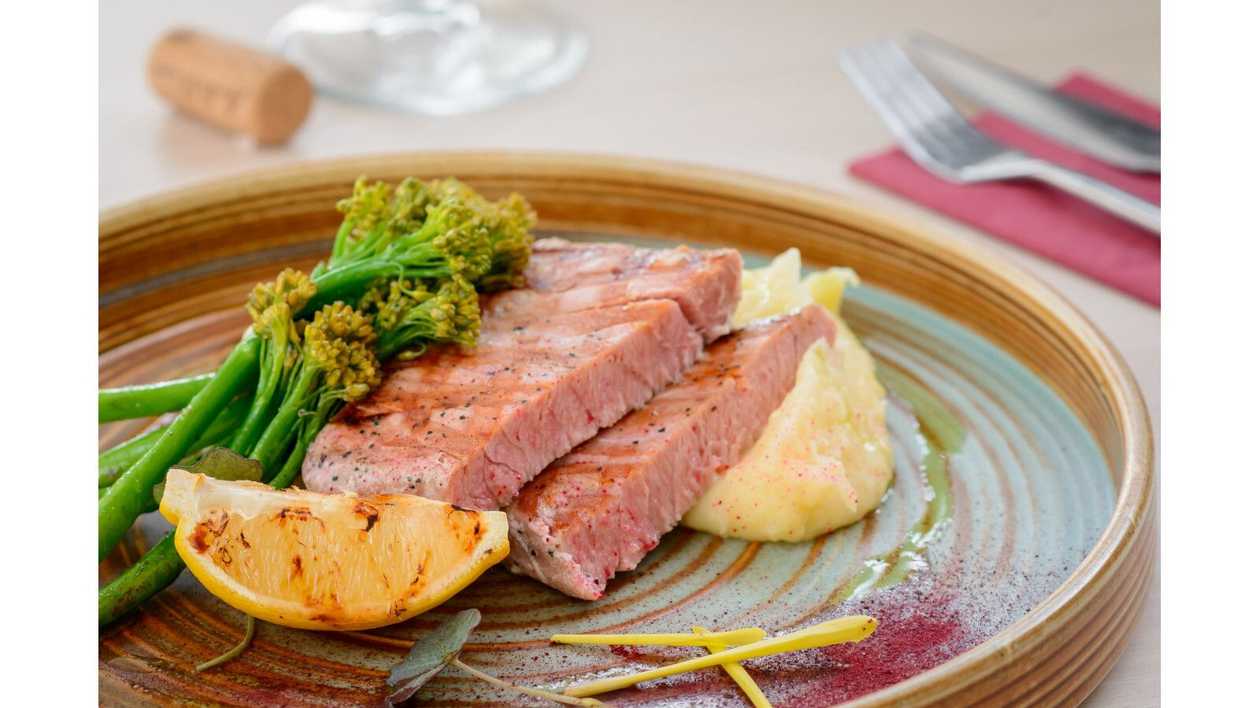 Tuna steak