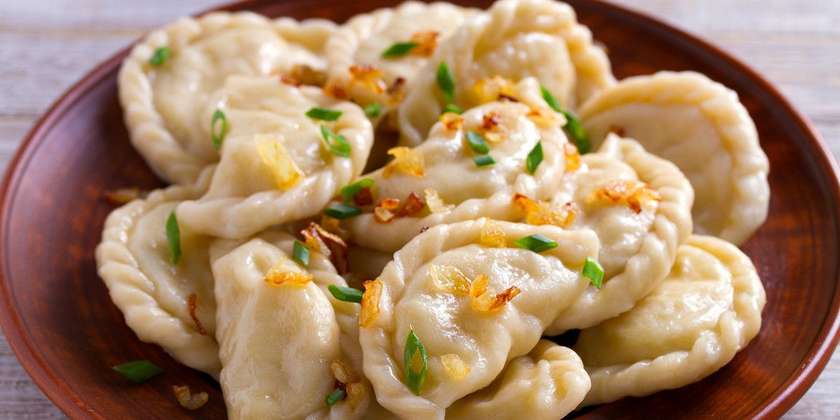 Pierogi z boczkiem i ziemniakami