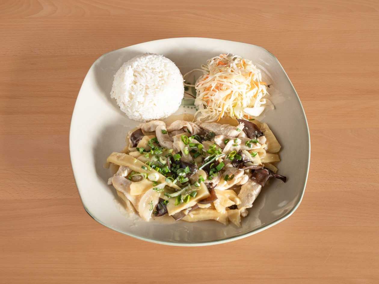 Chicken with Bamboo