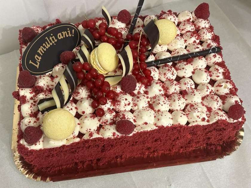 Tort Red Velvet 1.4 kg