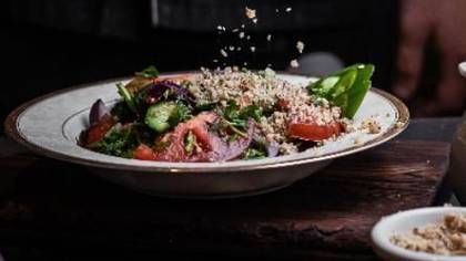 Gürcüsayağı təzə salat