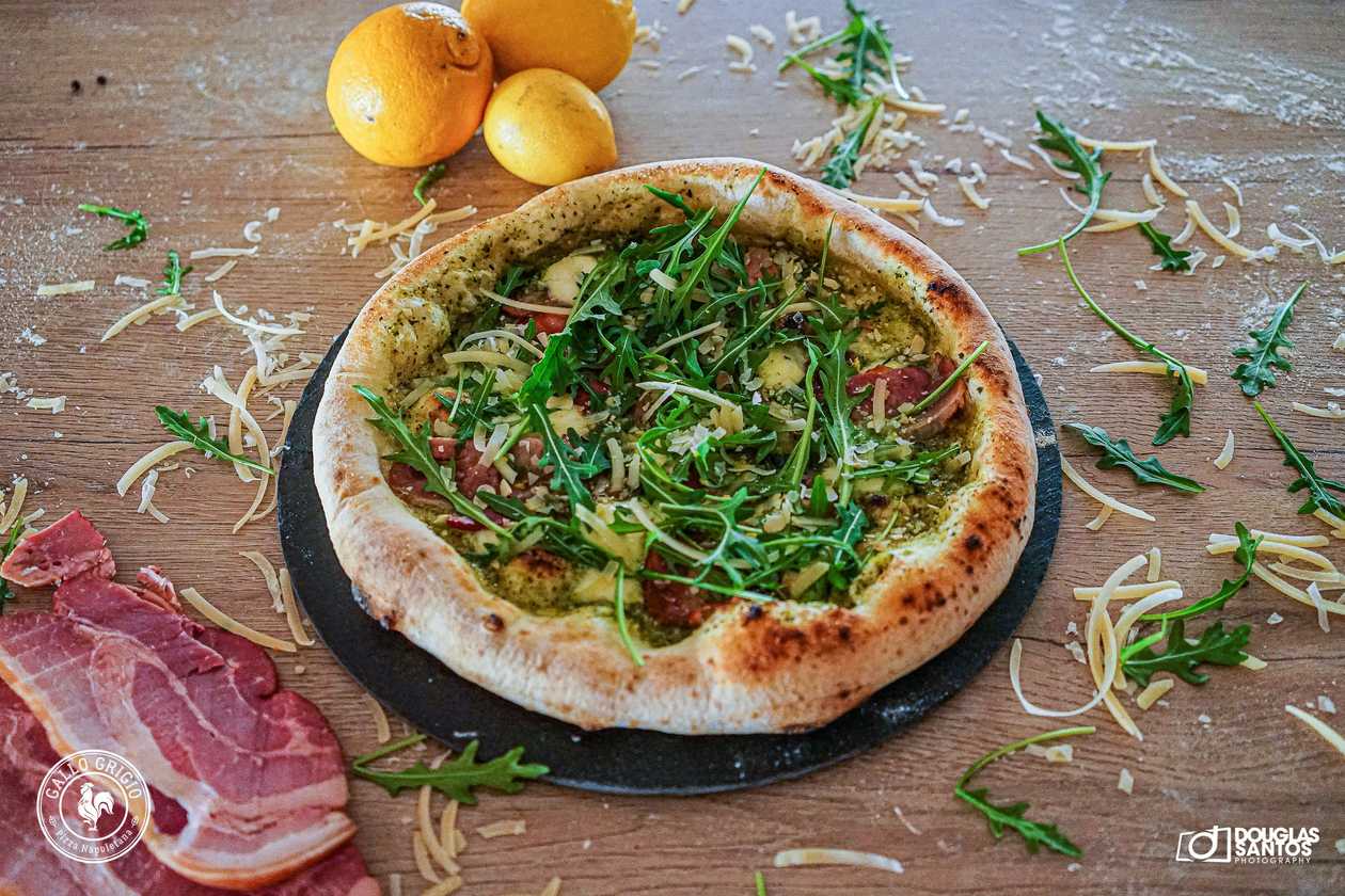 Pizza Pesto e Pancetta
