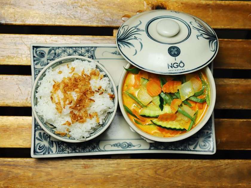 Curry on Yellow Zeleninovy