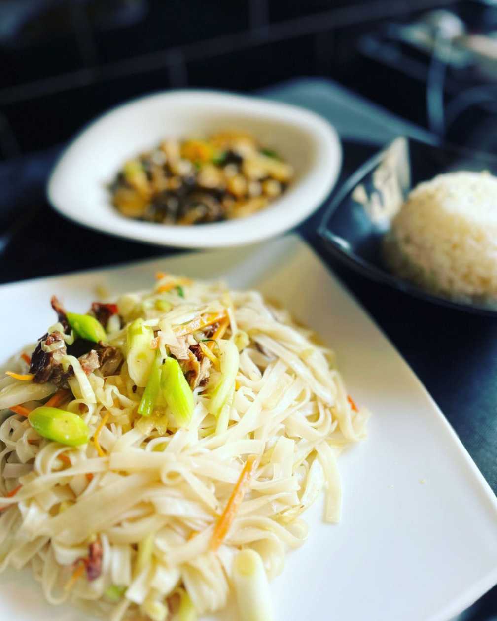 47， Rice Noodles with Crispy Duck