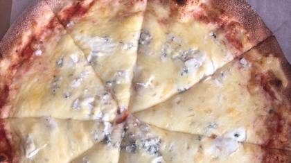 7. Pizza Quattro Formaggi 32cm