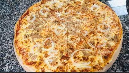 14. Pizza Al Tonno 32cm