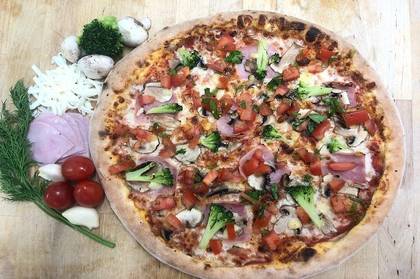 Pizza brocolli