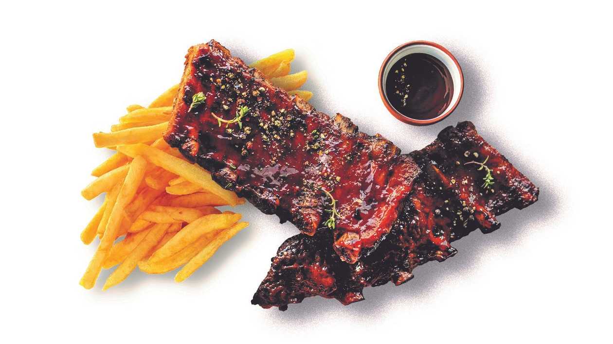 BBQ ribiņas ar frī