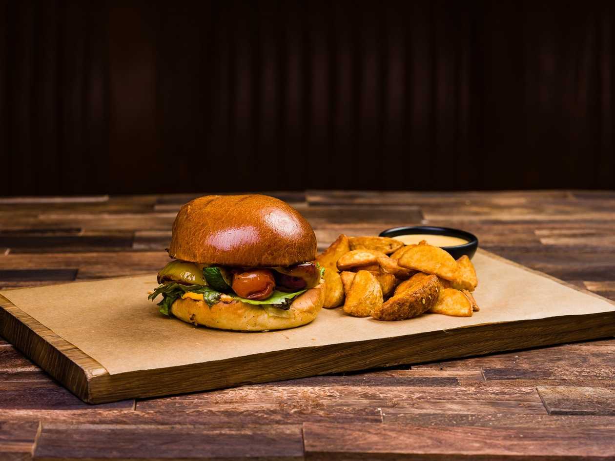 Keptų daržovių burgerio kompleksas