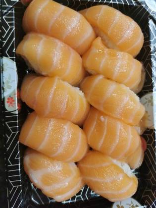 33 Nirigi Salmão (10 pcs.)