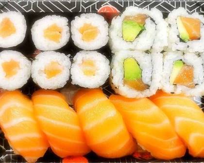 44 Nirigi Salmão (5 pcs.), California (4 pcs.), Maki Salmão (6 pcs.)