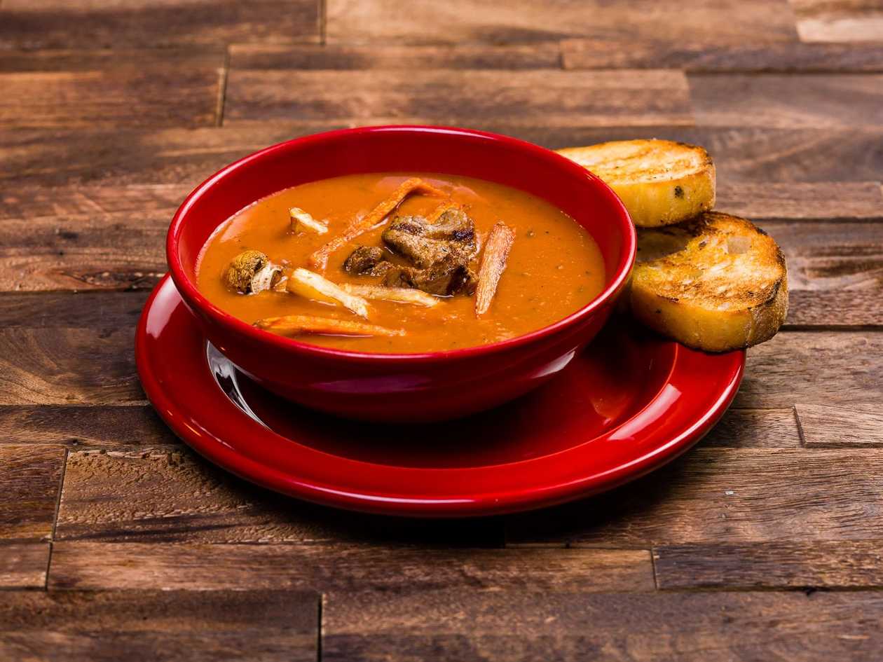 Chargrilled beef and vegetable soup