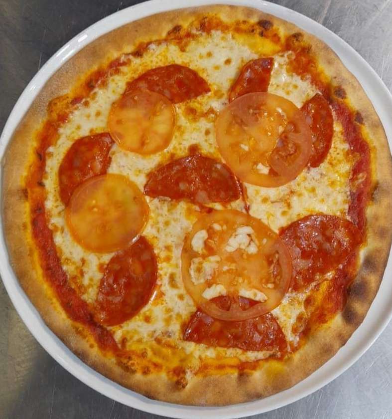 Salami Pizza