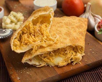 Pastel Frango com Queijo