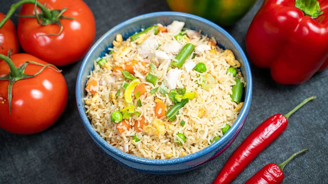 642. Жареный рис с курицей