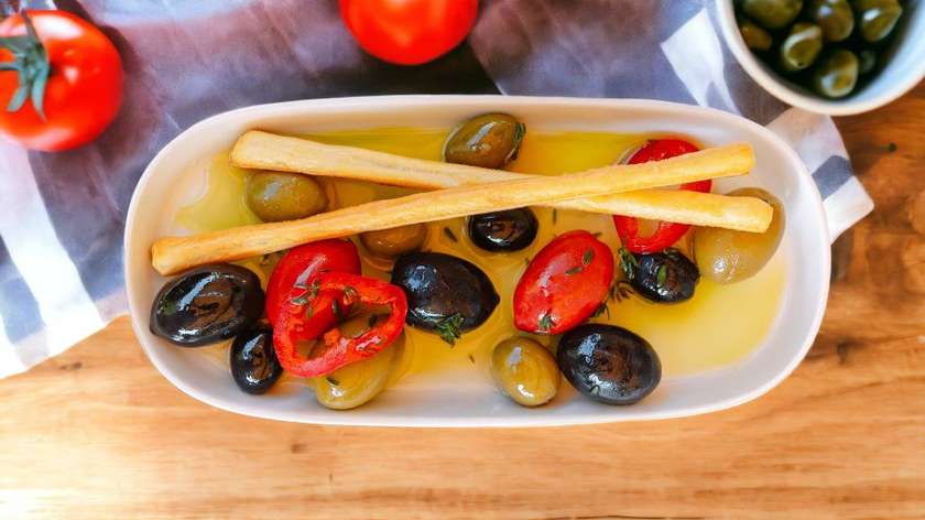 Assorti Zeytun Turşusu və Qressini