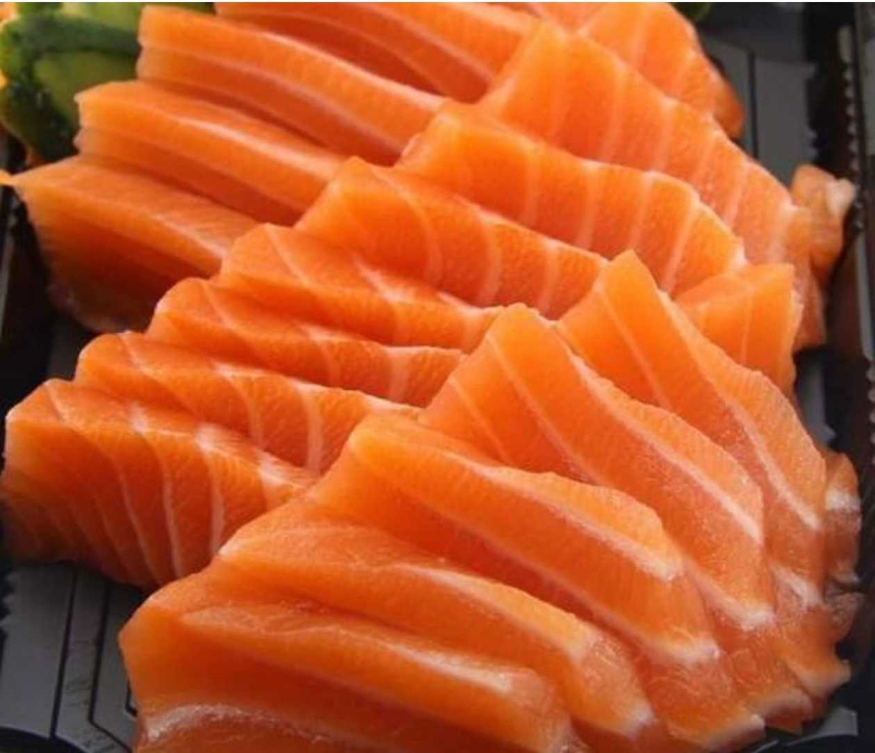 Salmon Sashimi (18 pieces)