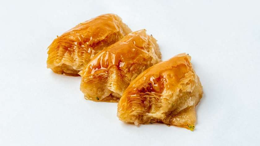 3 pieces of Creamy Şöbiyət