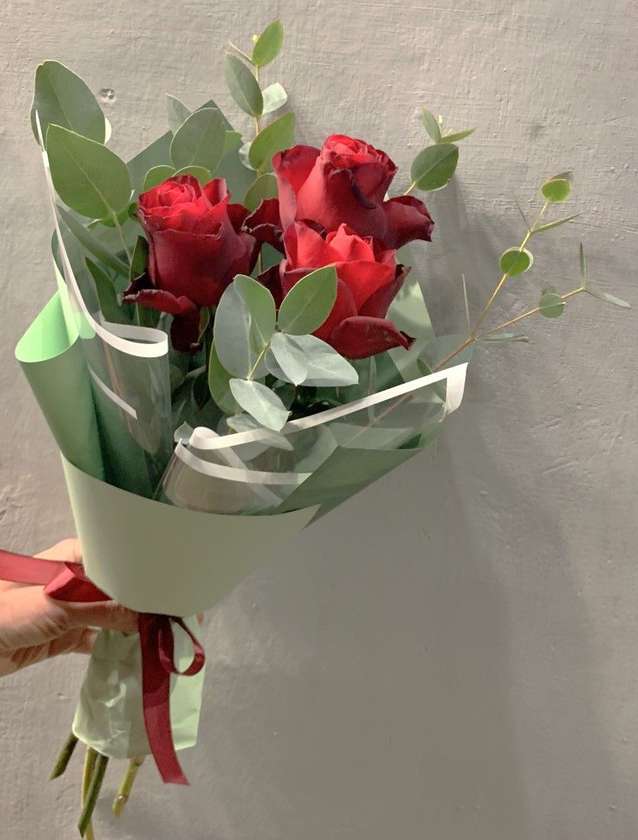 3 Red Roses R5