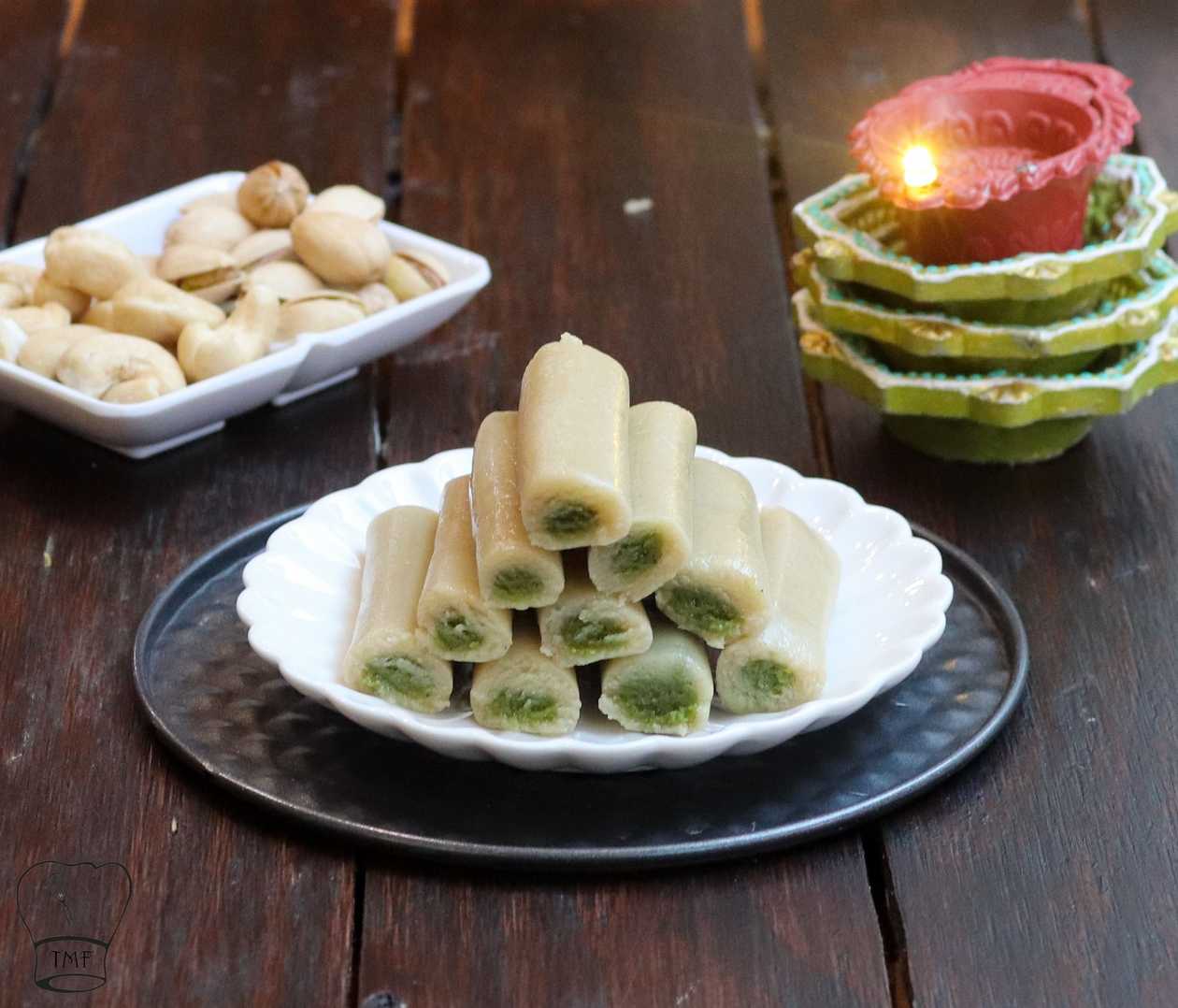 Hariyali Kaju Rolls
