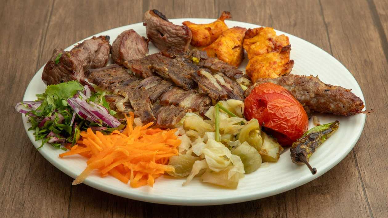 Qarışıq Manqallı kababı