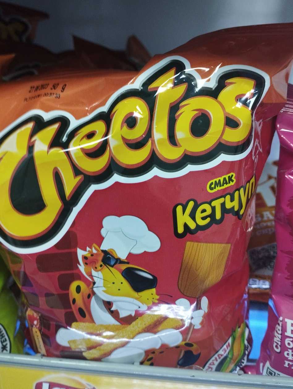 Палички Cheetos зі смаком кетчупу