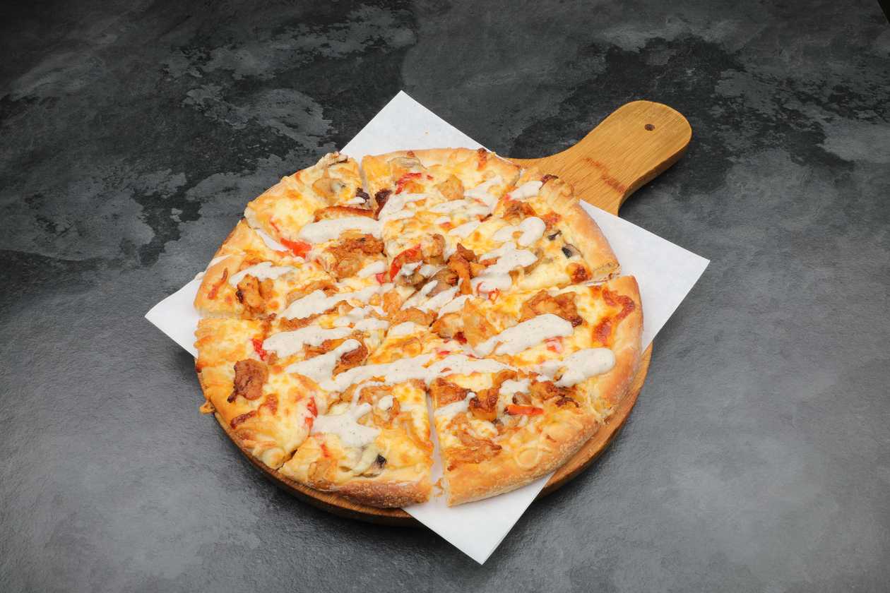 Alfredo Pizza - Medium